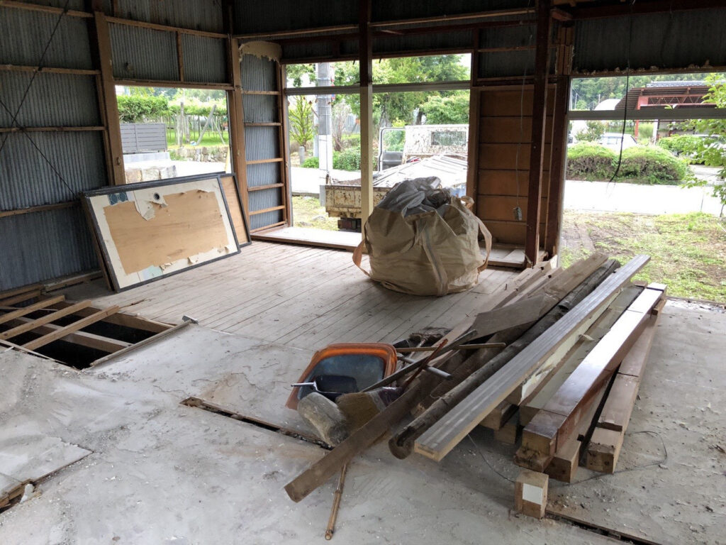 平屋建物の内装解体工事